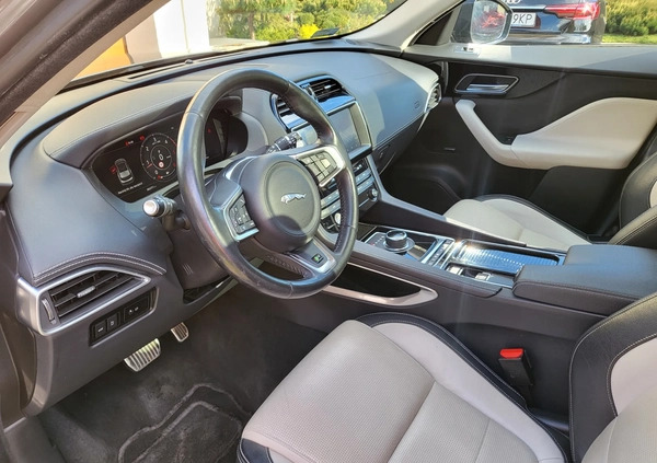Jaguar F-Pace cena 116990 przebieg: 84000, rok produkcji 2018 z Dynów małe 781